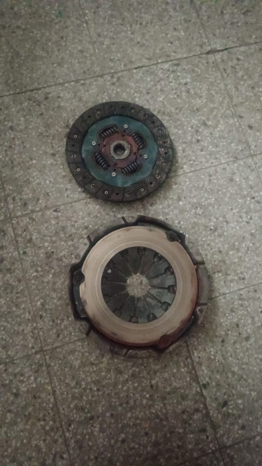 Clutch y collarín usados originales para Honda Civic 2001–2005, en excelente estado y listos para instalar. Perfectos para recuperar la fuerza, respuesta y suavidad del sistema de embrague sin adaptaciones.

✔ Piezas 100% originales
✔ Funcionamiento probado
✔ Compatibles con versiones Sedan y Coupe
✔ Instalación directa, sin modificaciones

Entrega inmediata en Guatemala.
📲 WhatsApp 42853315